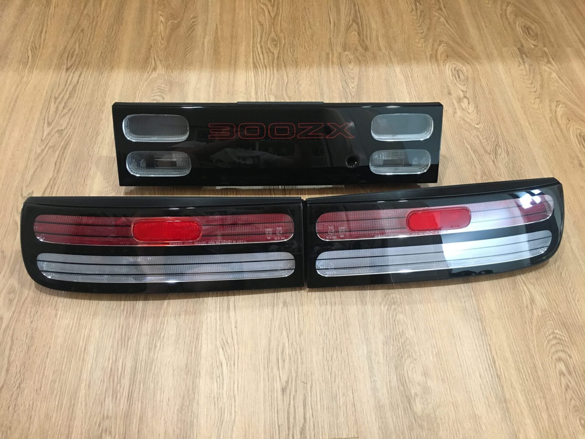 Series 6 2K Spec (1998-2000) Tail Light Set for NIssan Z32 Series 6 2K Spec (1998-2000) Tail Light Set for NIssan Z32